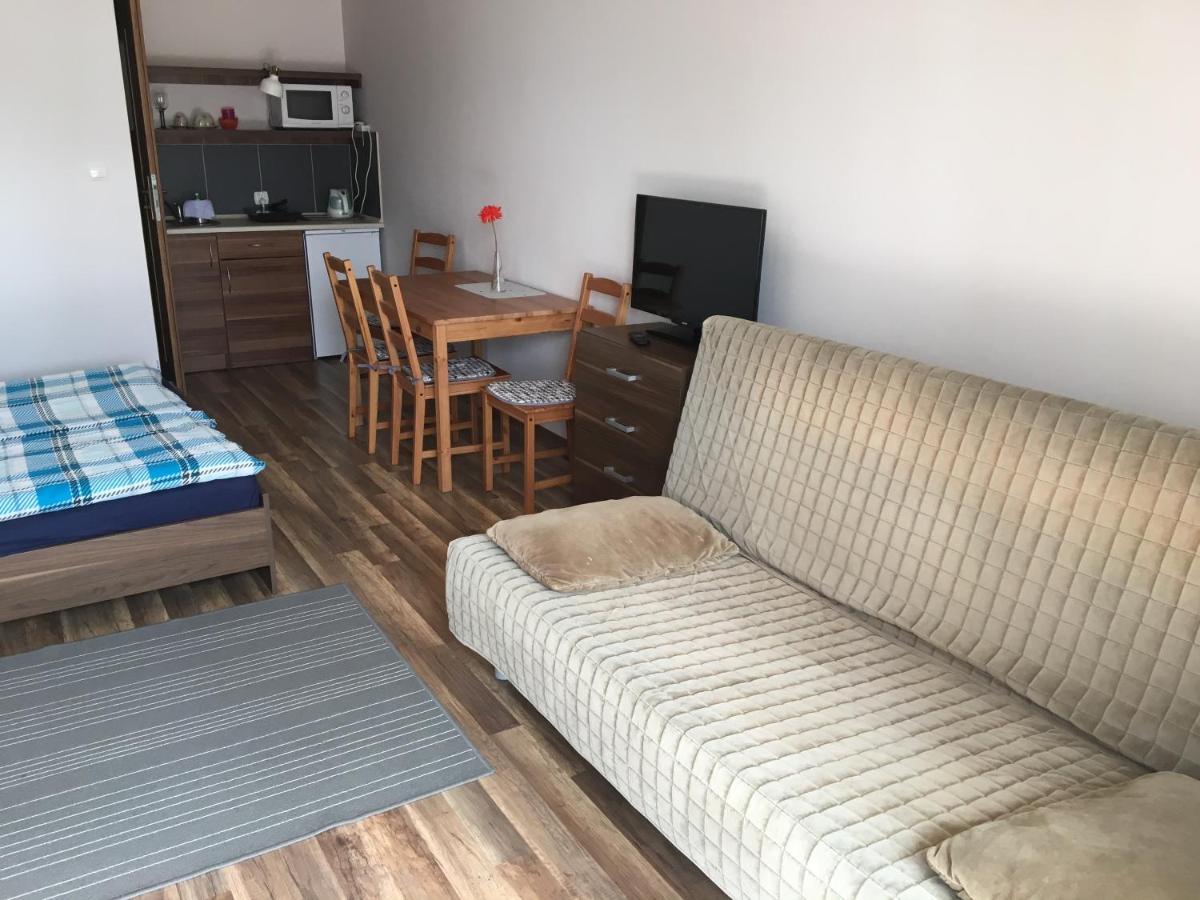 Emada- Pokoje Goscinne I Studia Ostrowo  Exteriér fotografie